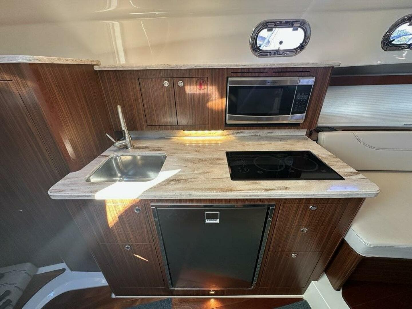 2020 Pursuit 355 OS — photo 24