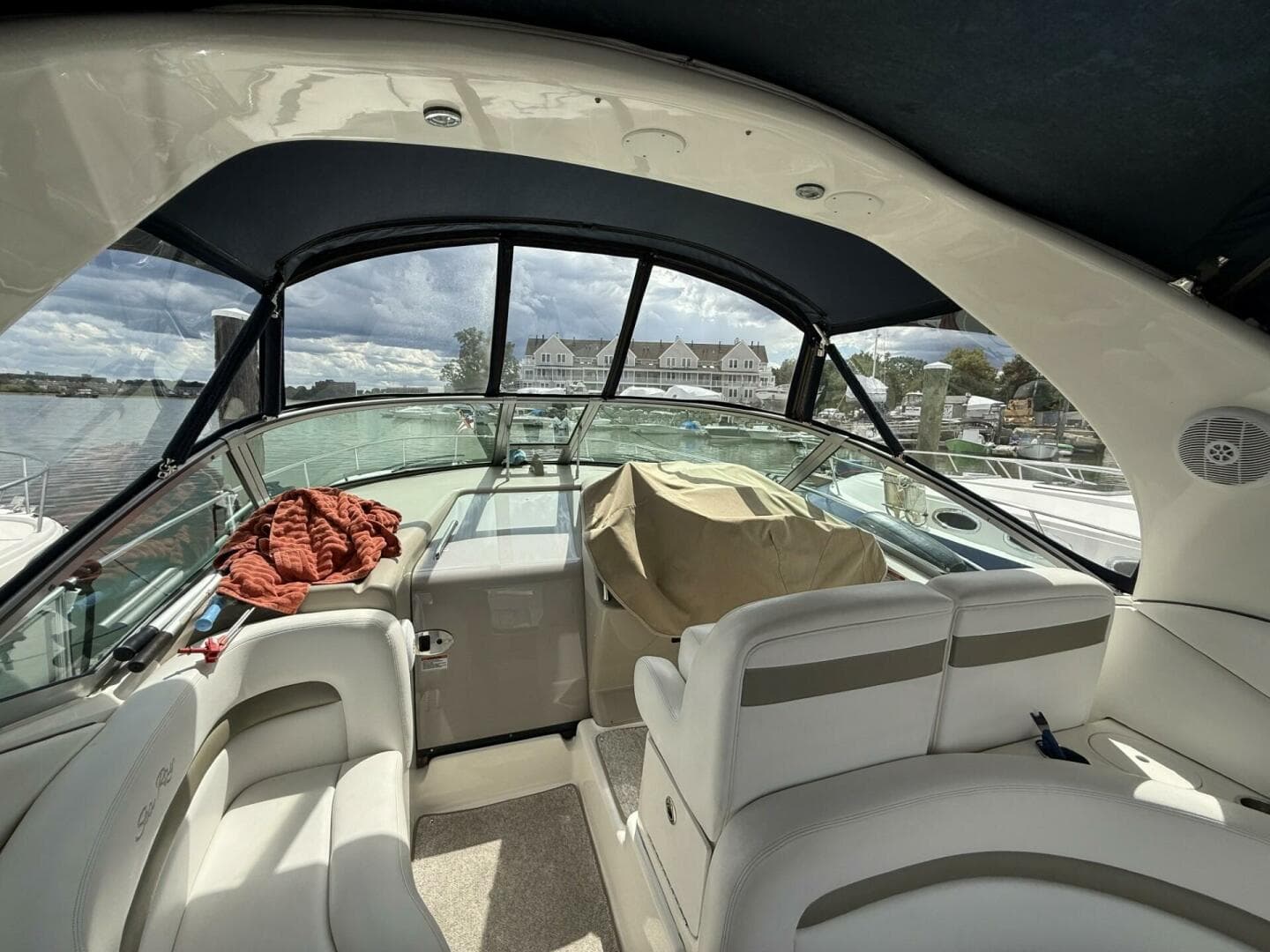 2007 Sea Ray 320 Sundancer — photo 10