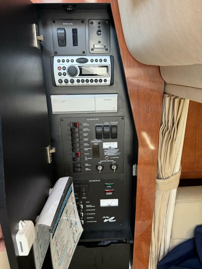 2007 Sea Ray 320 Sundancer — photo 20