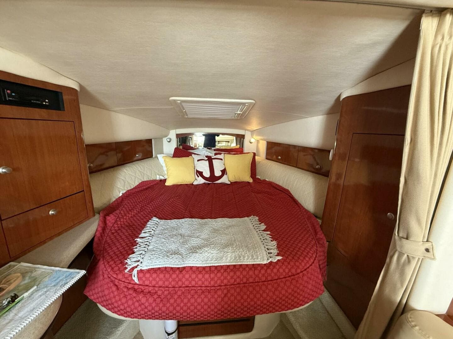 2007 Sea Ray 320 Sundancer — photo 17