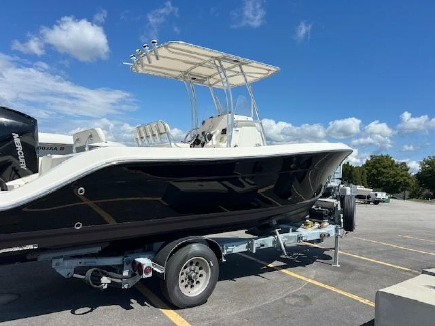 2020 Cobia 237 CC — photo 2
