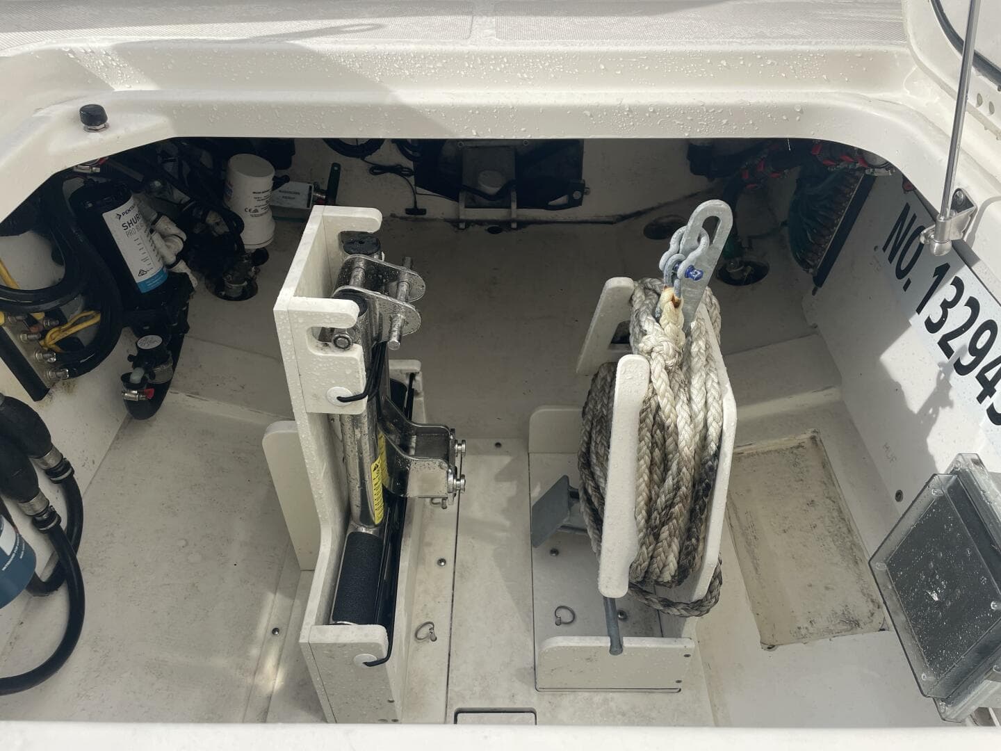 2022 Pursuit DC 326 — photo 12