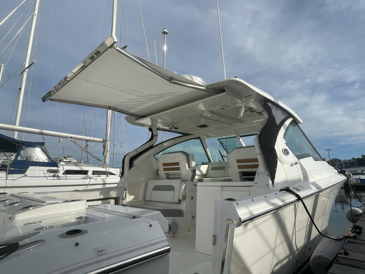 2022 Pursuit DC 326 — photo 9