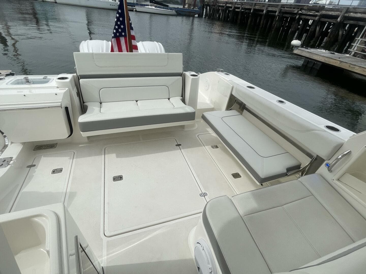 2022 Pursuit DC 326 — photo 24