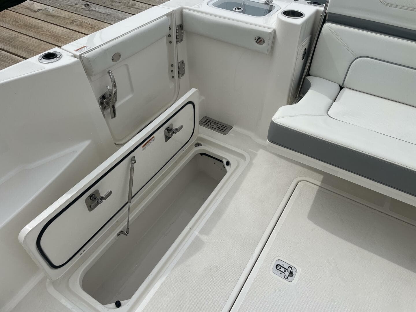 2022 Pursuit DC 326 — photo 26