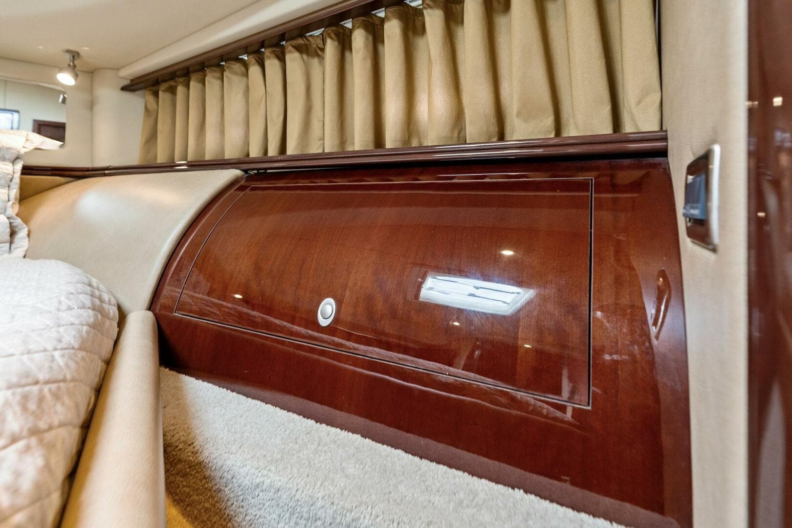 2007 Sea Ray 58 Sedan Bridge — photo 39