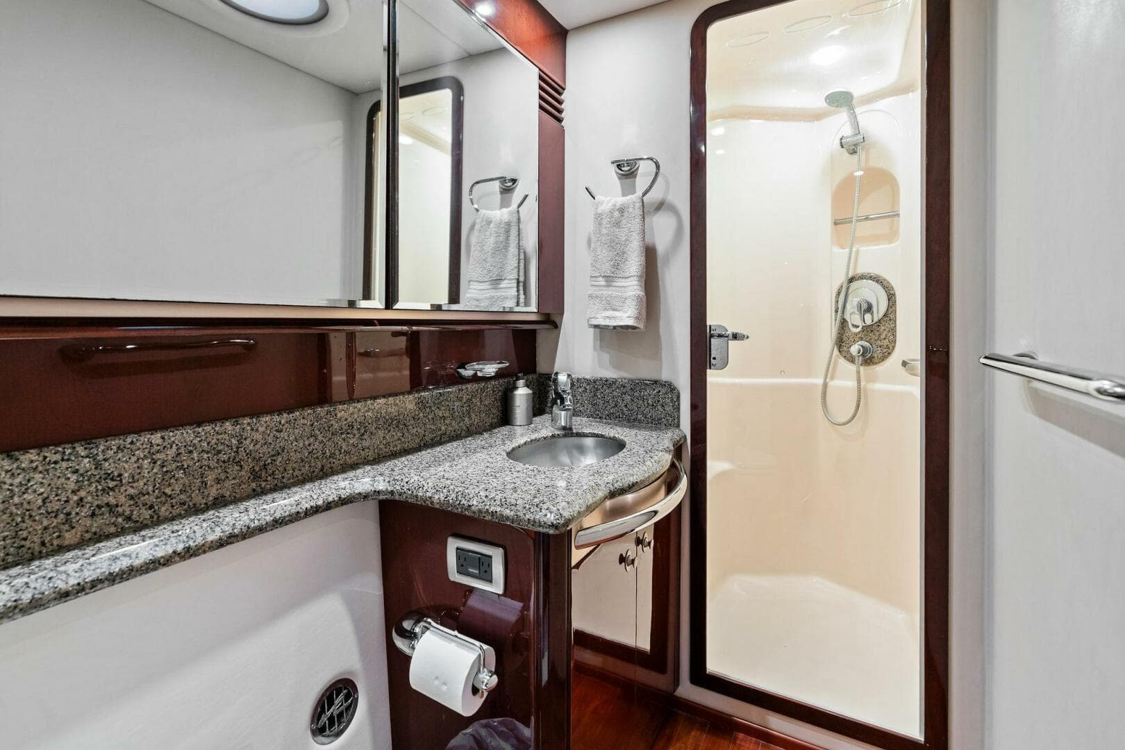 2007 Sea Ray 58 Sedan Bridge — photo 49