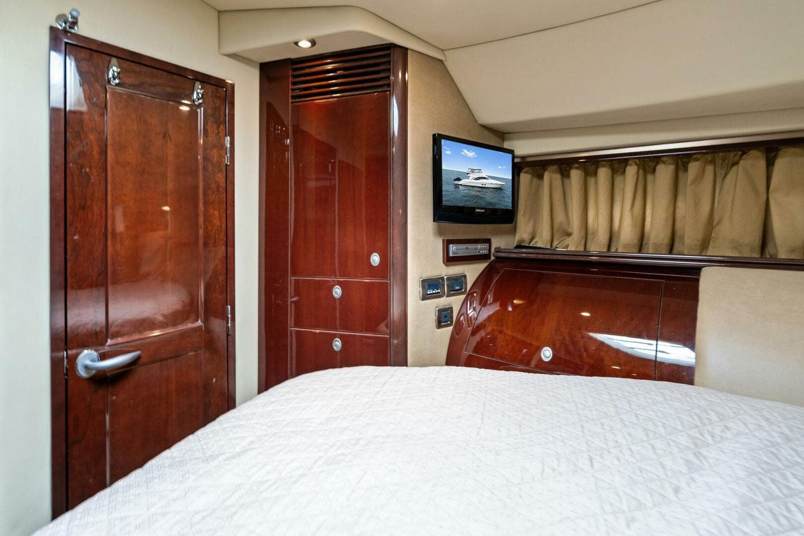 2007 Sea Ray 58 Sedan Bridge — photo 40