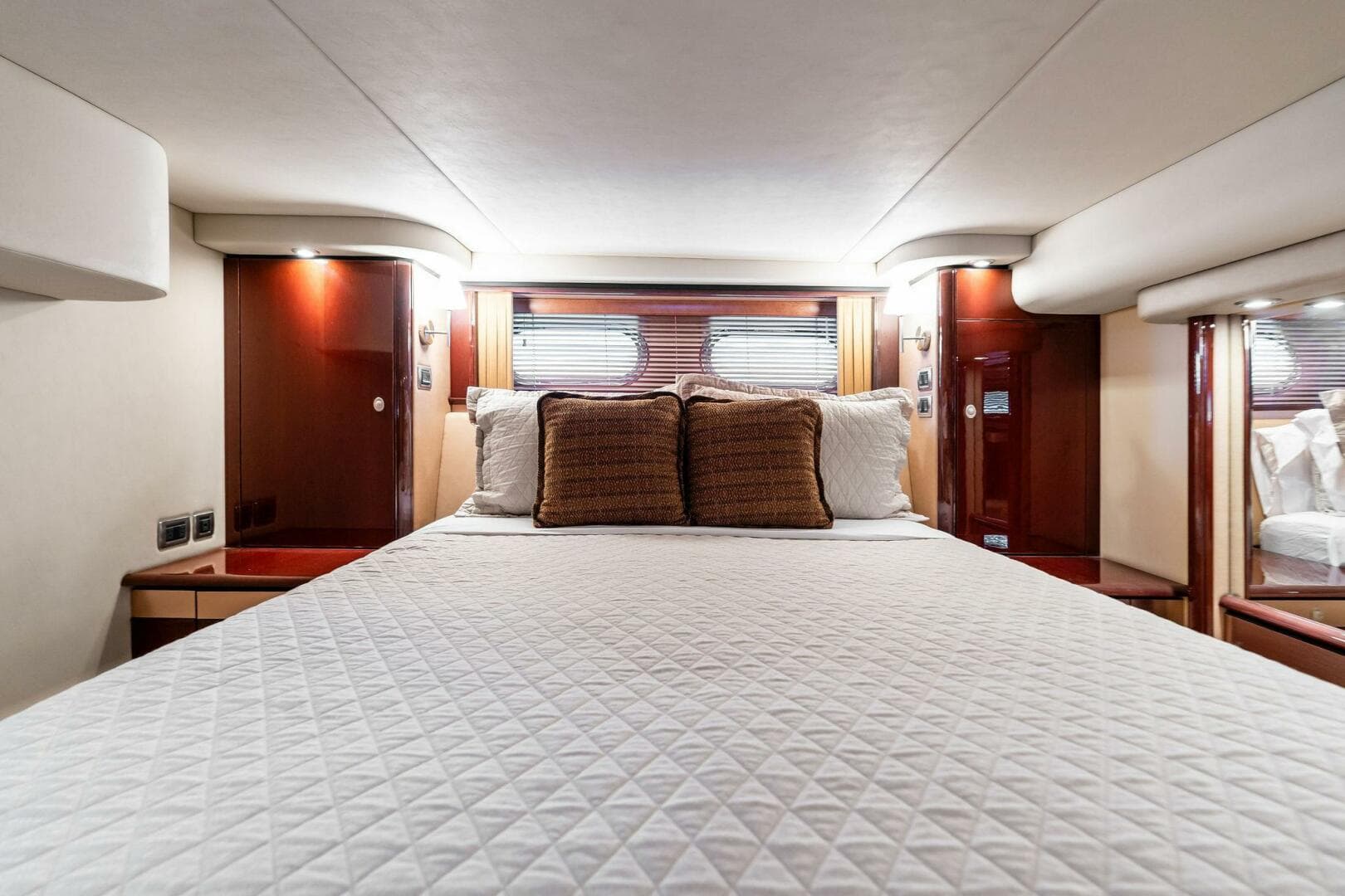 2007 Sea Ray 58 Sedan Bridge — photo 47