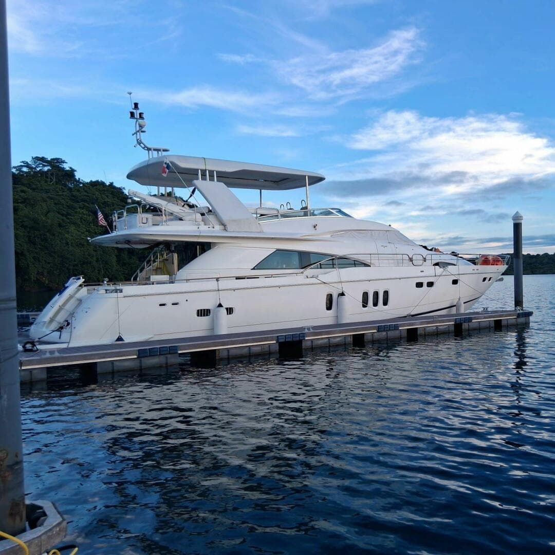 2008 Fairline Squadron 74 — photo 2