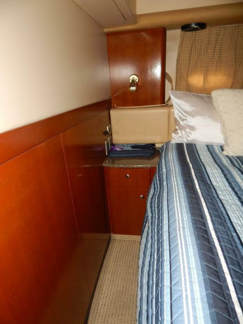 2005 Meridian 408 — photo 18
