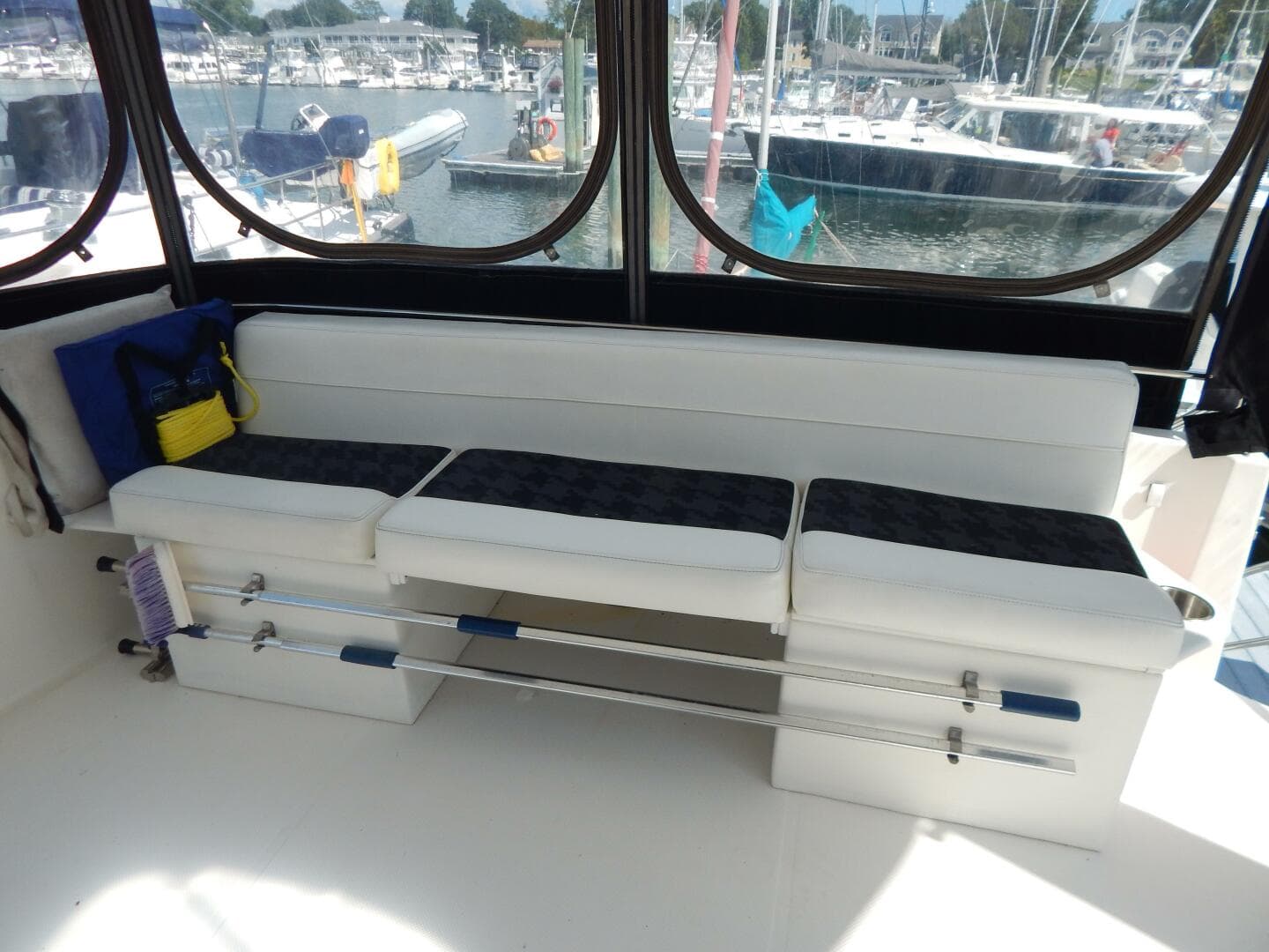 2005 Meridian 408 — photo 32