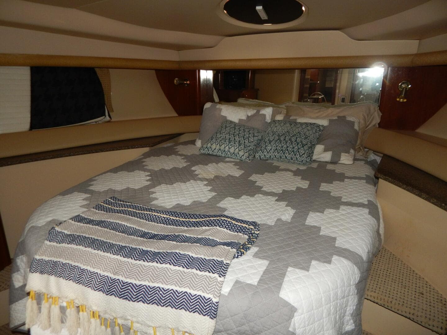 2005 Meridian 408 — photo 3