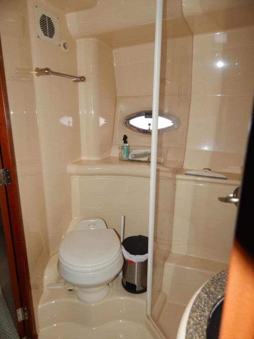 2005 Meridian 408 — photo 6