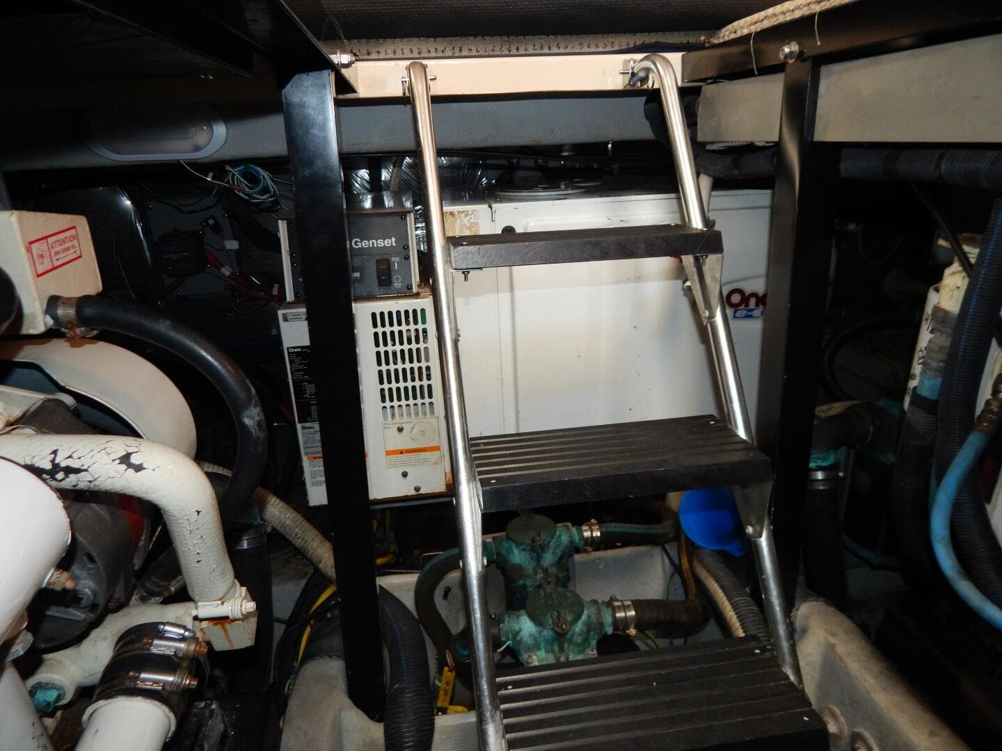 2005 Meridian 408 — photo 37