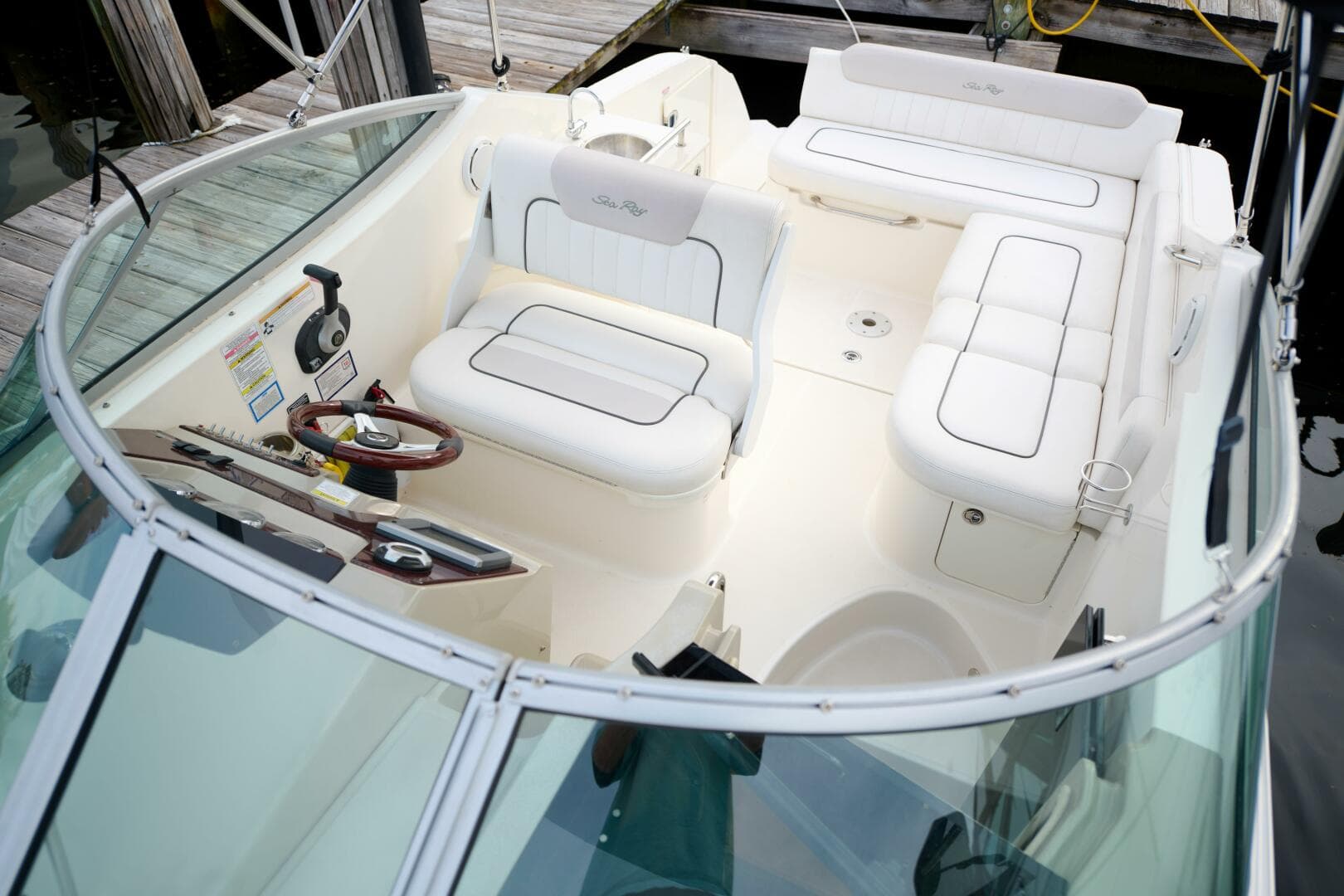 2011 Sea Ray 260 Sundancer — photo 10