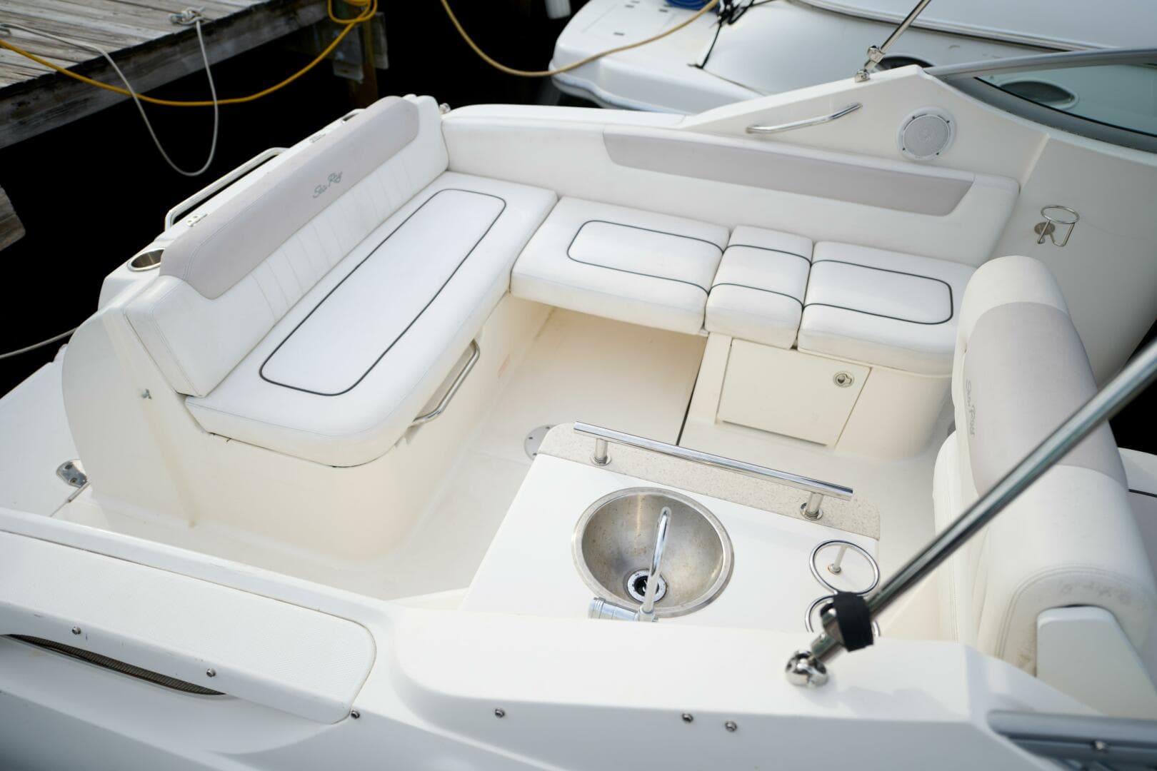 2011 Sea Ray 260 Sundancer — photo 6