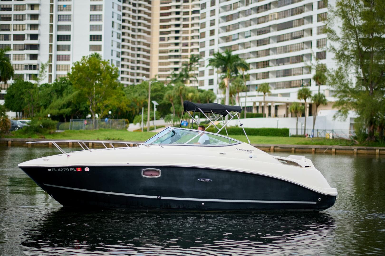 2011 Sea Ray 260 Sundancer — photo 3
