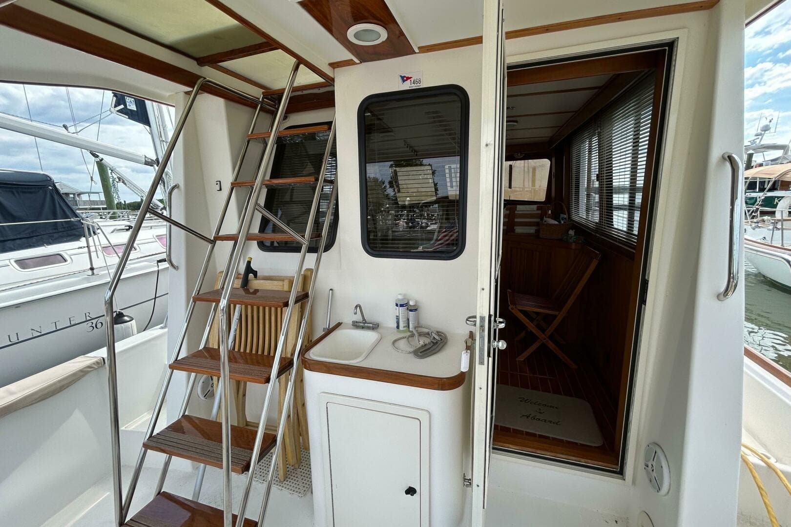 2004 Sabre 36 Flybridge — photo 18