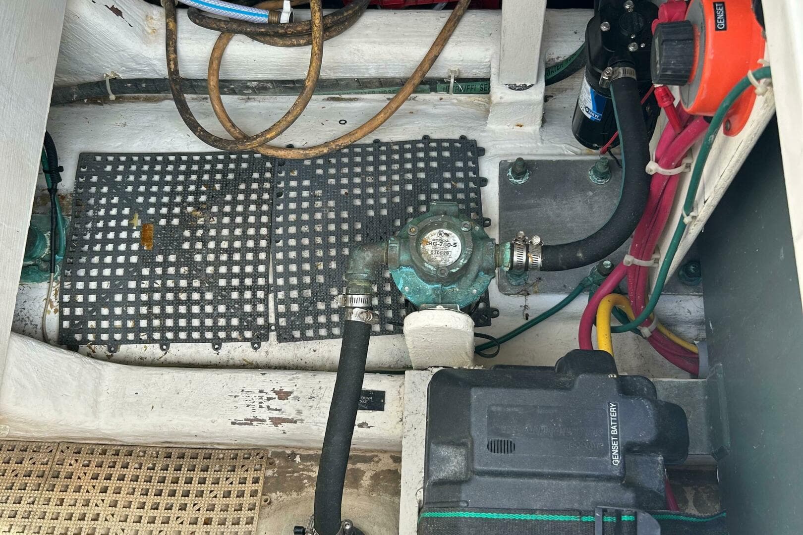 2004 Sabre 36 Flybridge — photo 42