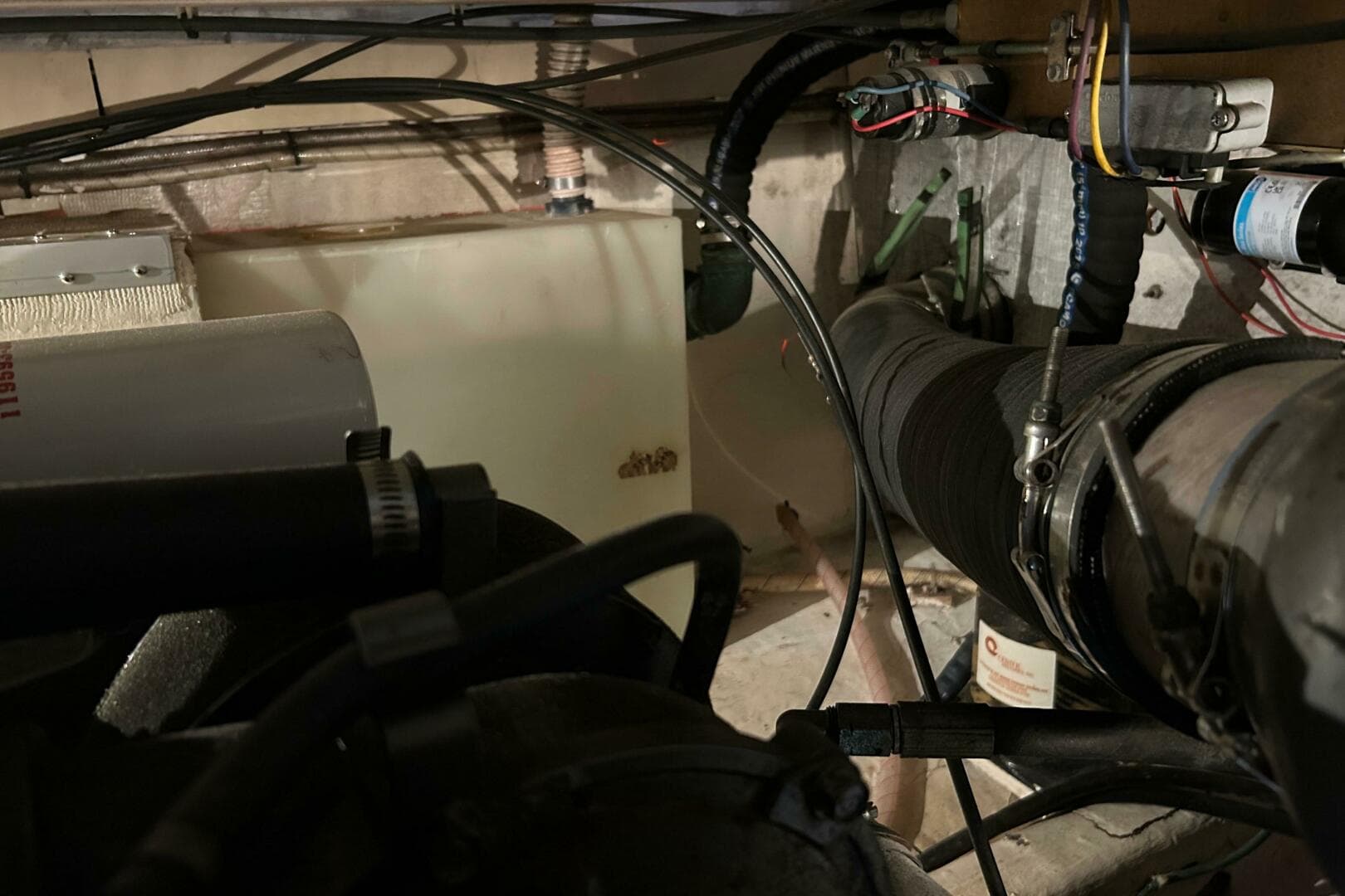 2004 Sabre 36 Flybridge — photo 43