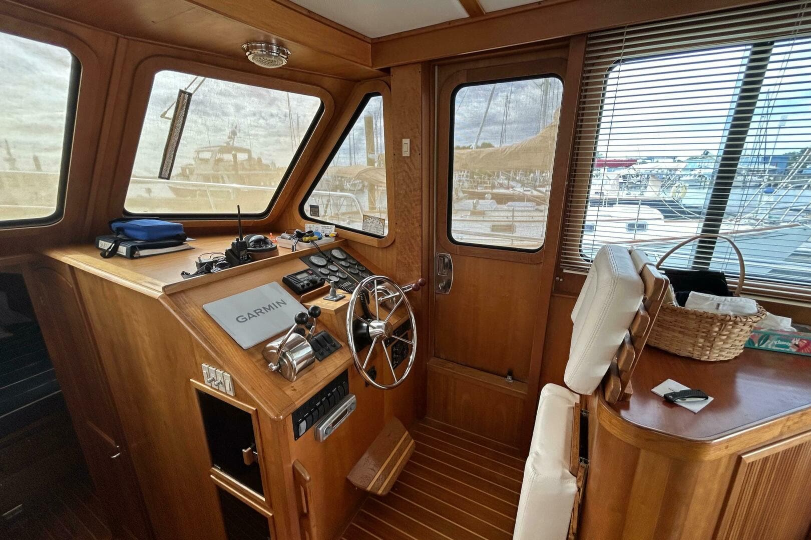 2004 Sabre 36 Flybridge — photo 25