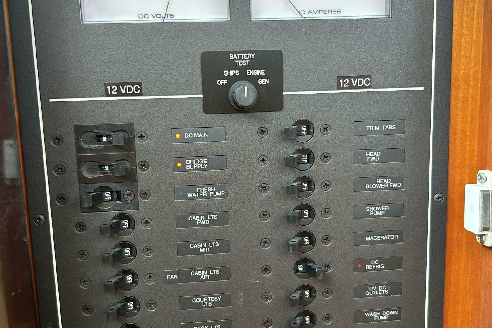 2004 Sabre 36 Flybridge — photo 22