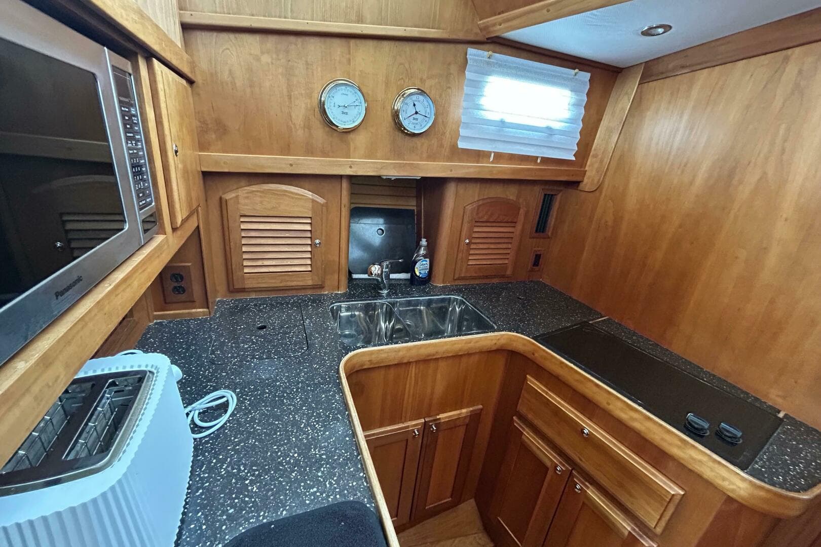 2004 Sabre 36 Flybridge — photo 31