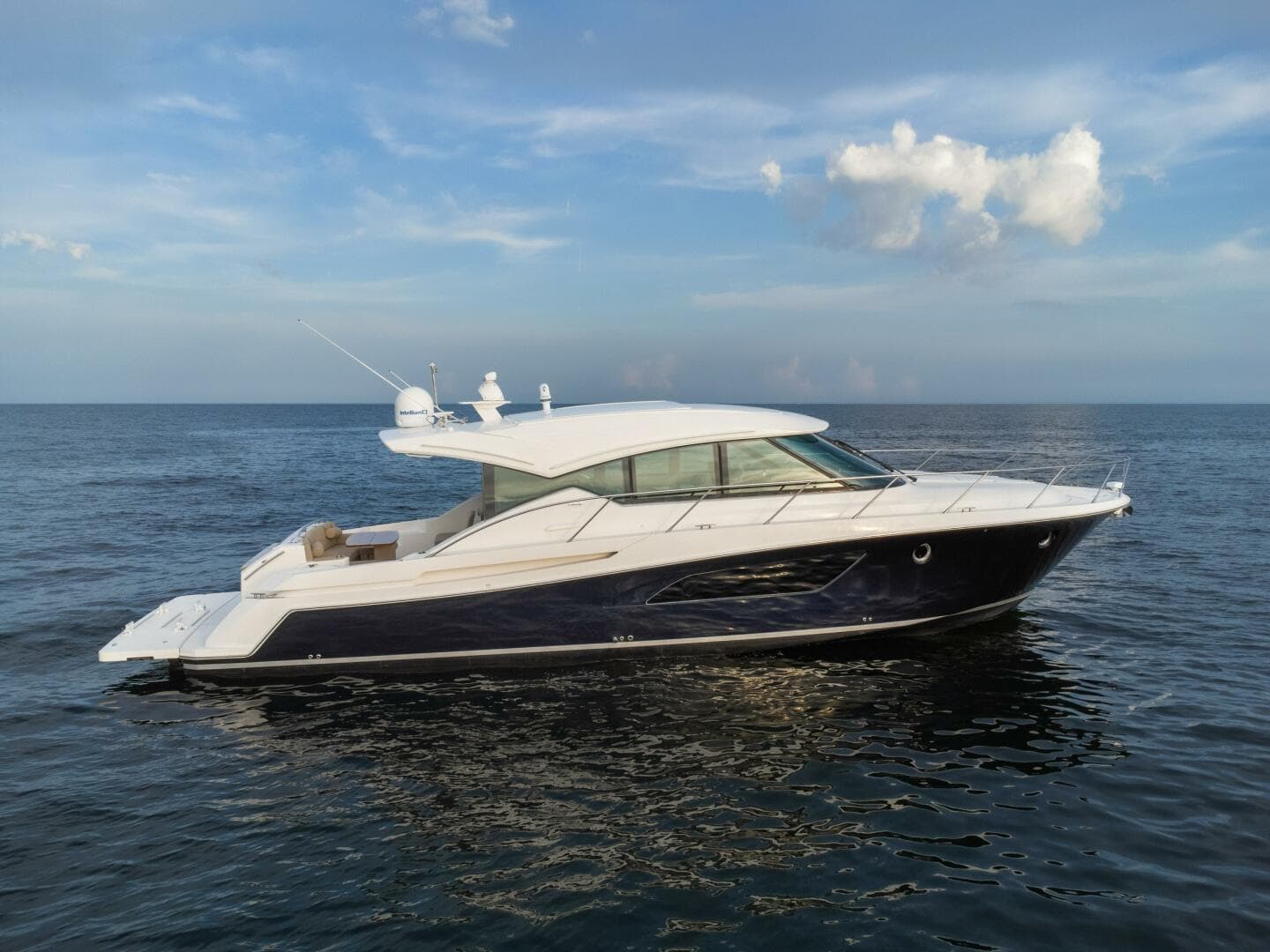 2017 Tiara Yachts C53 Coupe — photo 2