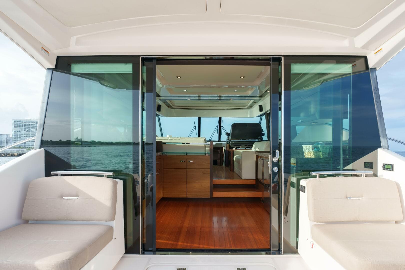 2017 Tiara Yachts C53 Coupe — photo 17