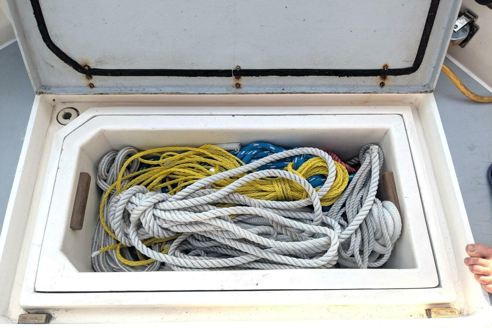 1988 Cape Dory 36 Flybridge Sedan Fast Trawler — photo 14