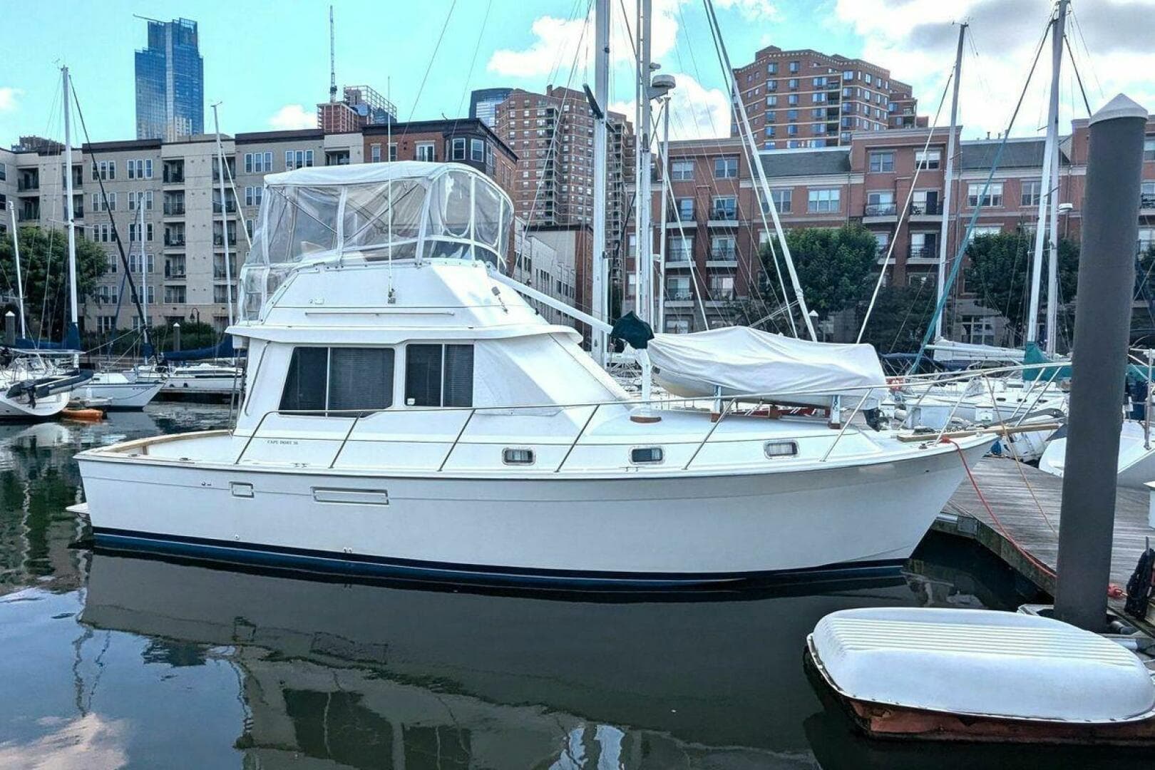 1988 Cape Dory 36 Flybridge Sedan Fast Trawler — photo 1