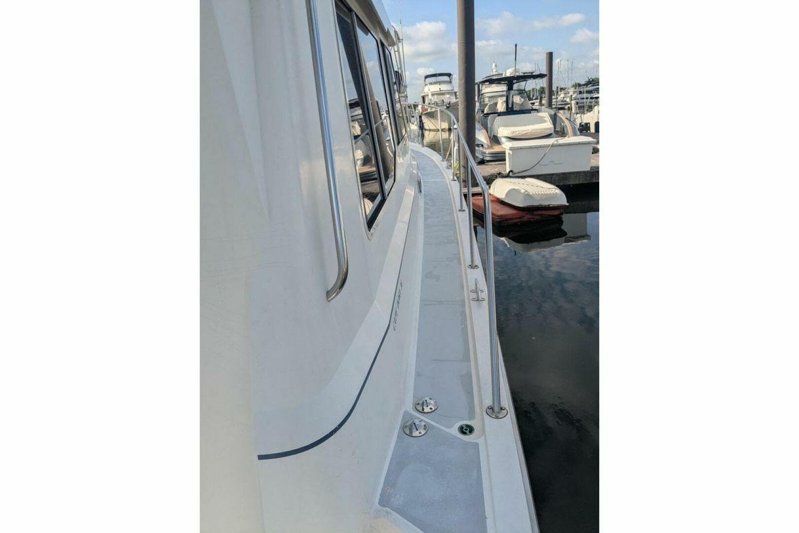 1988 Cape Dory 36 Flybridge Sedan Fast Trawler — photo 9