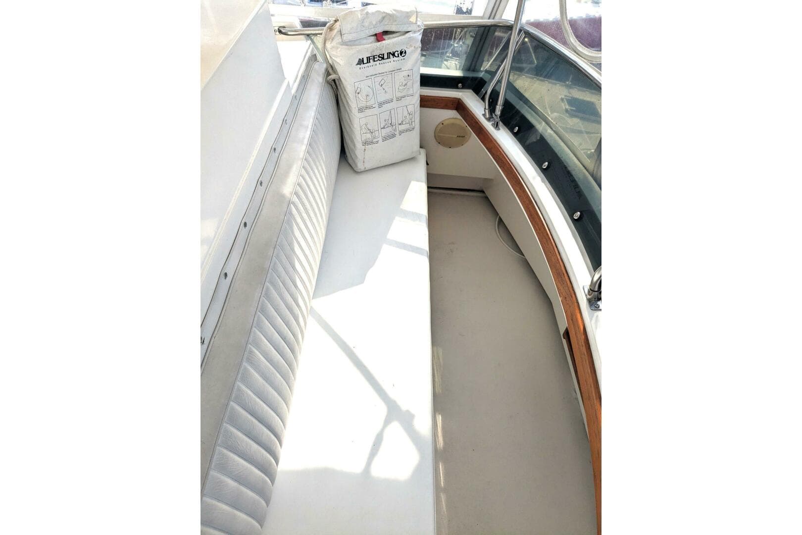 1988 Cape Dory 36 Flybridge Sedan Fast Trawler — photo 19