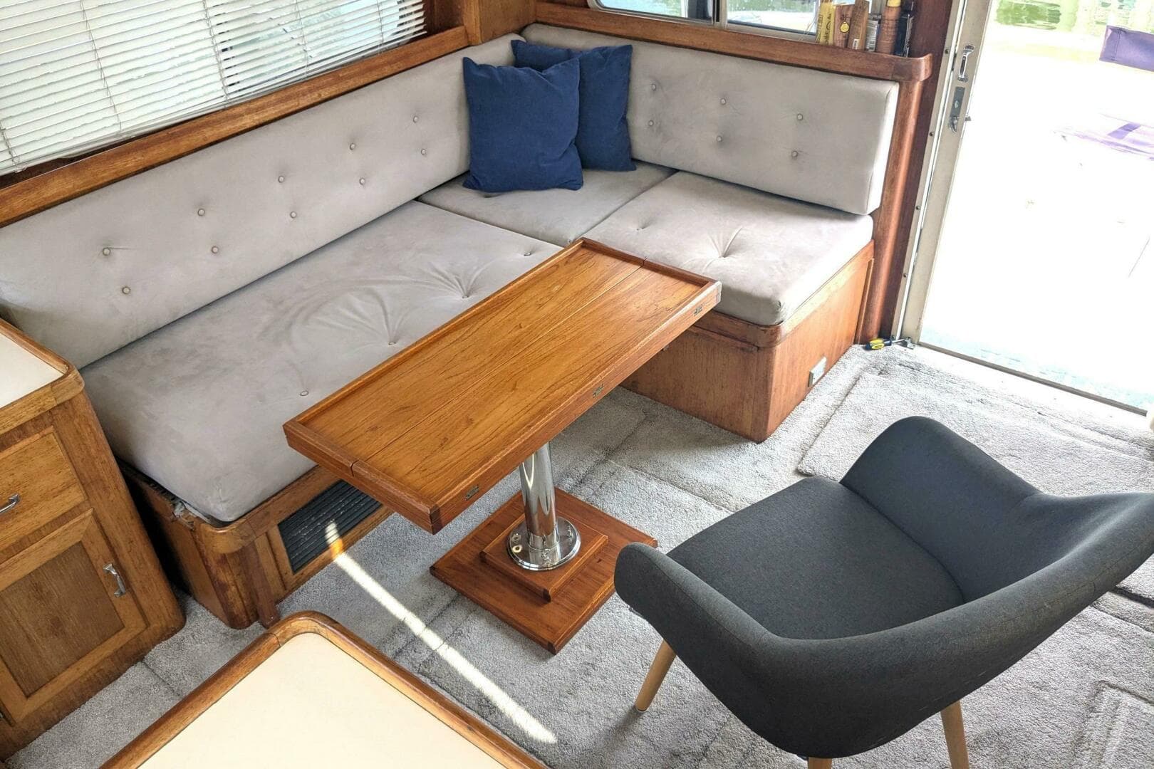1988 Cape Dory 36 Flybridge Sedan Fast Trawler — photo 22