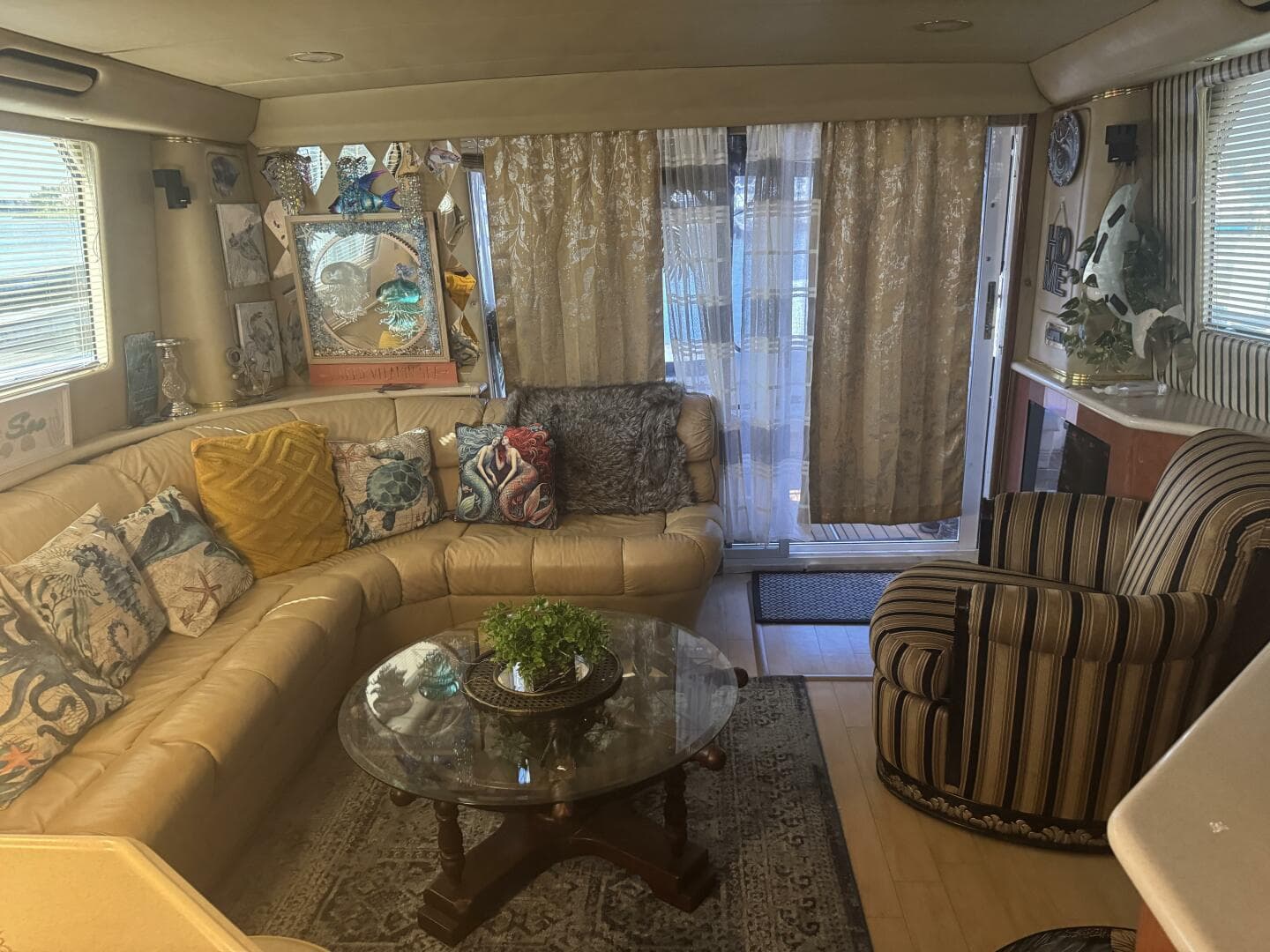 1998 Sea Ray 550 Sedan Bridge — photo 22