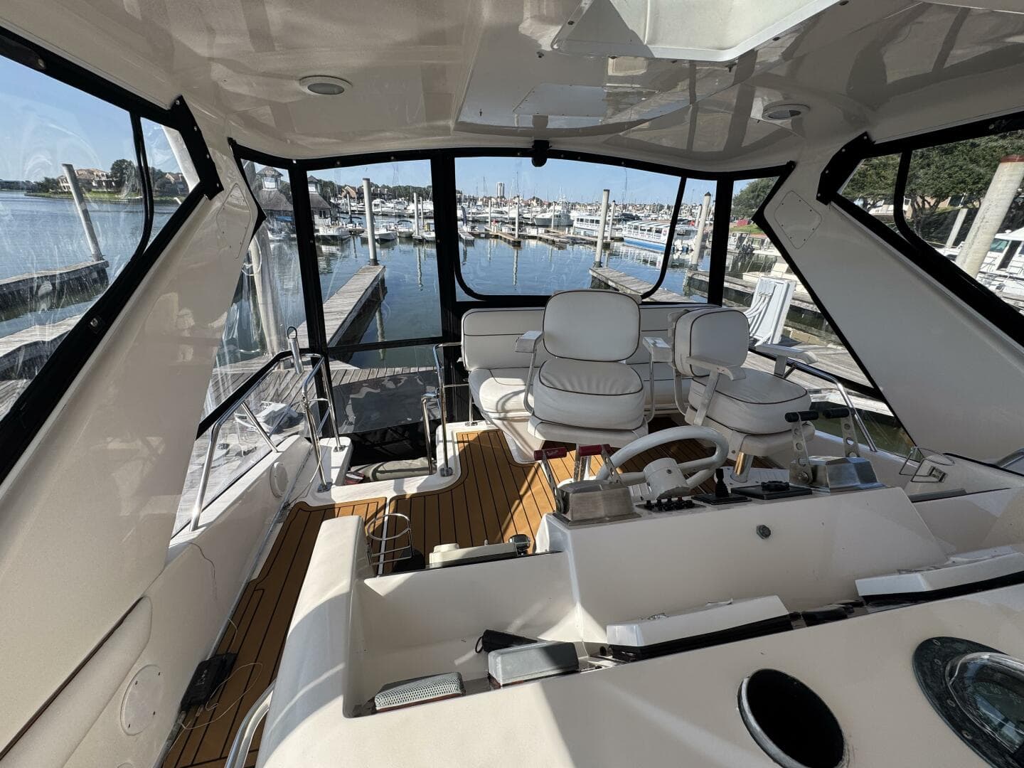 1998 Sea Ray 550 Sedan Bridge — photo 5