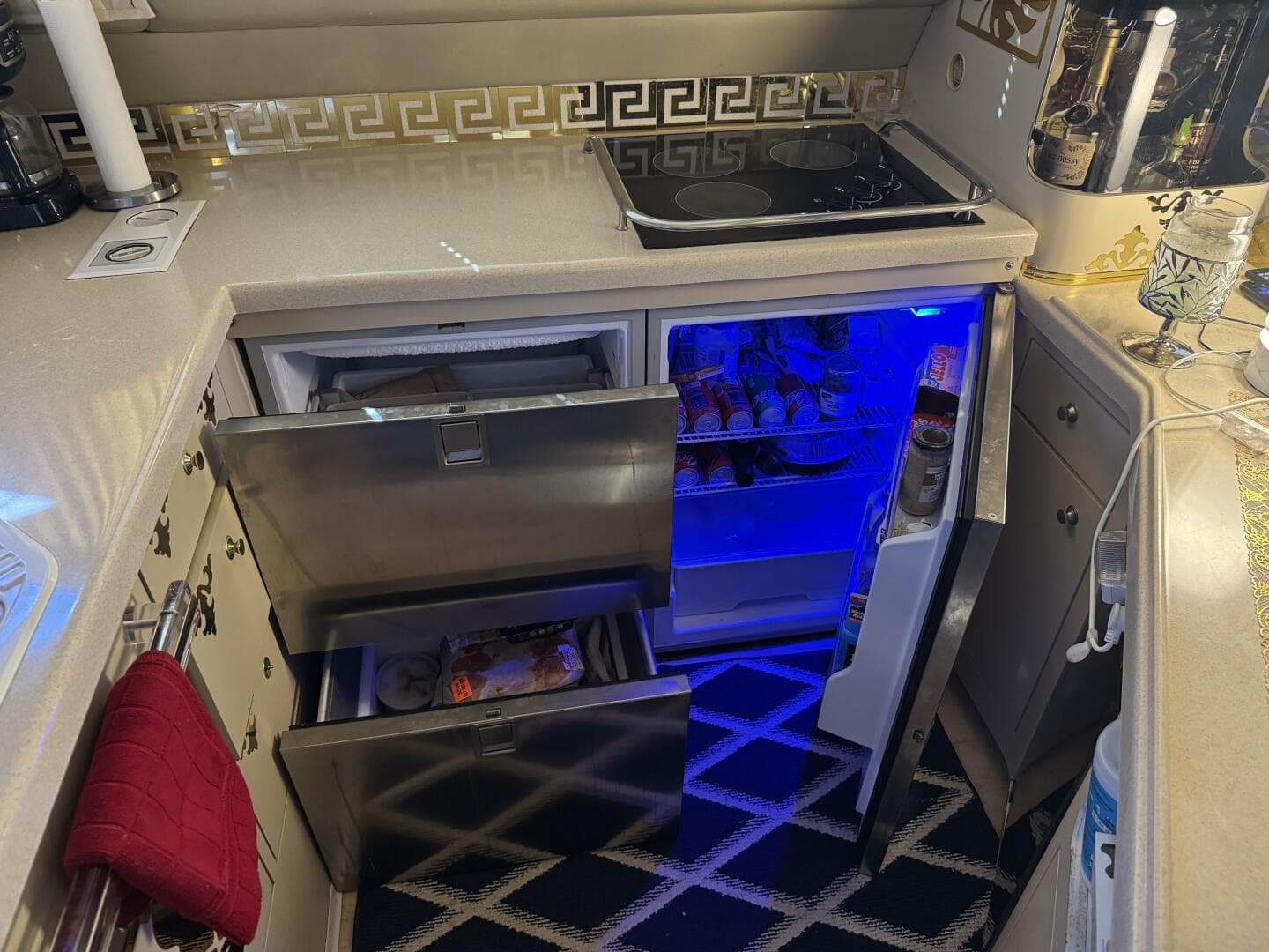 1998 Sea Ray 550 Sedan Bridge — photo 28