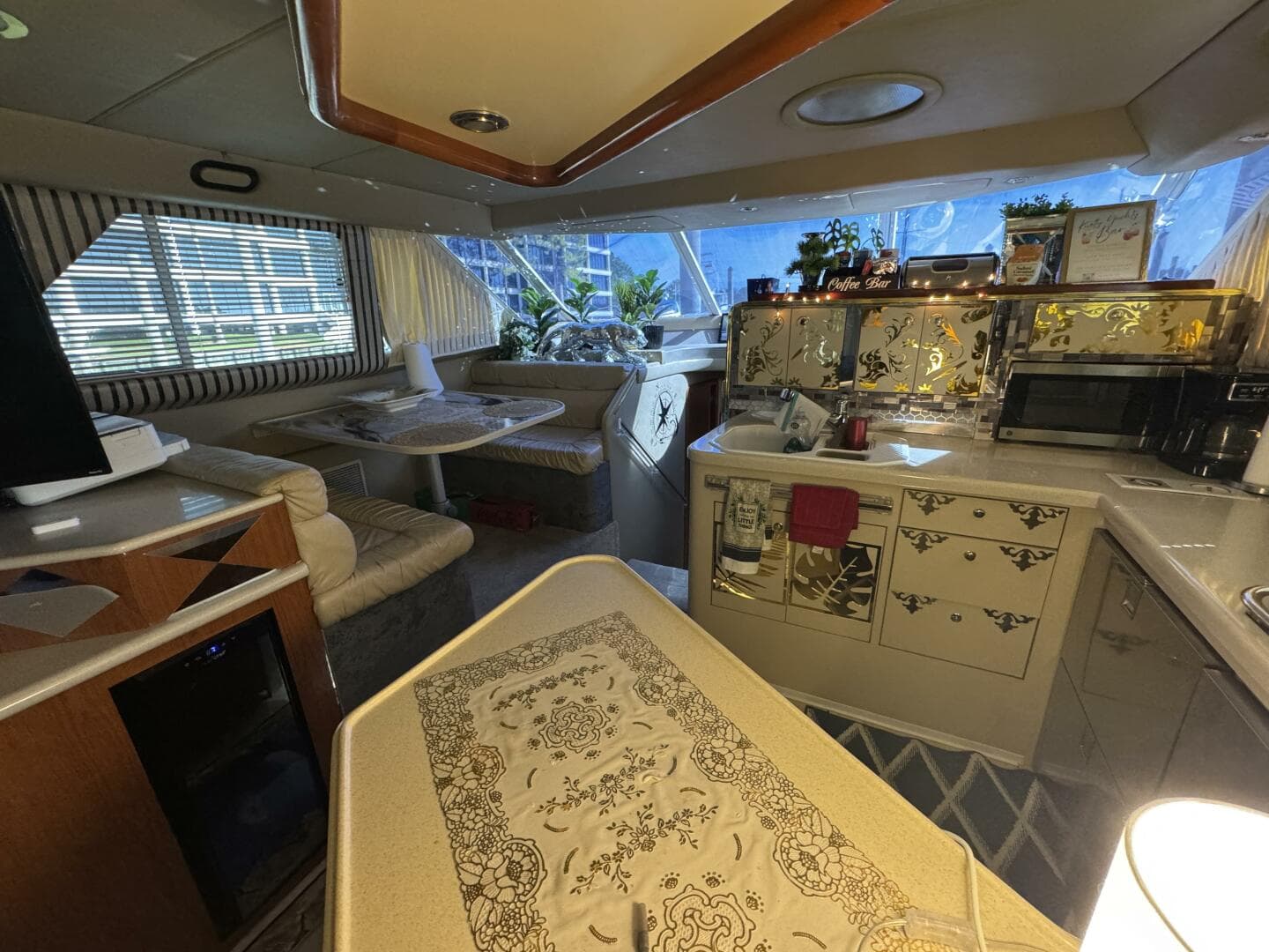 1998 Sea Ray 550 Sedan Bridge — photo 24