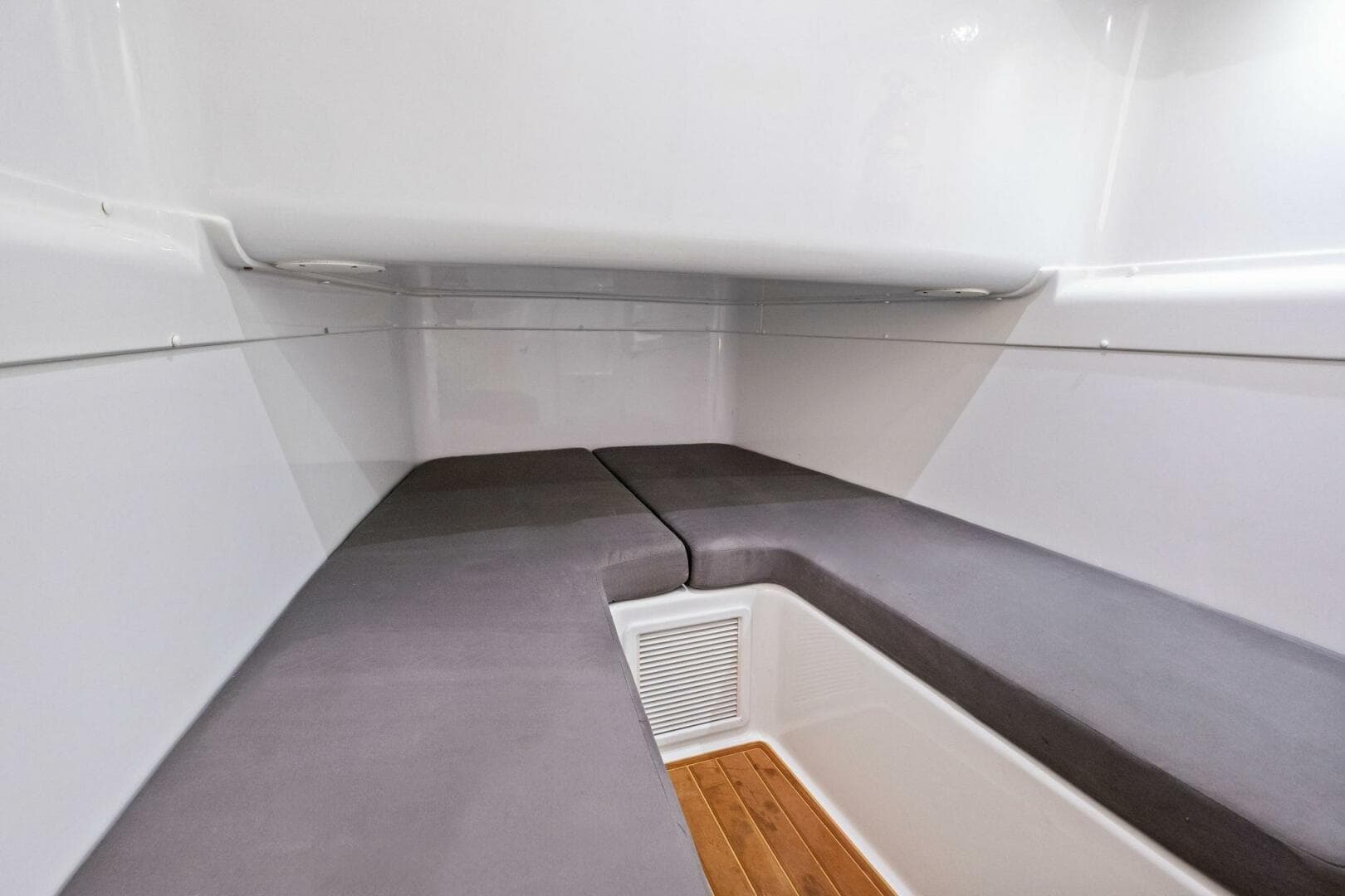 2017 Yellowfin 42 Offshore — photo 12