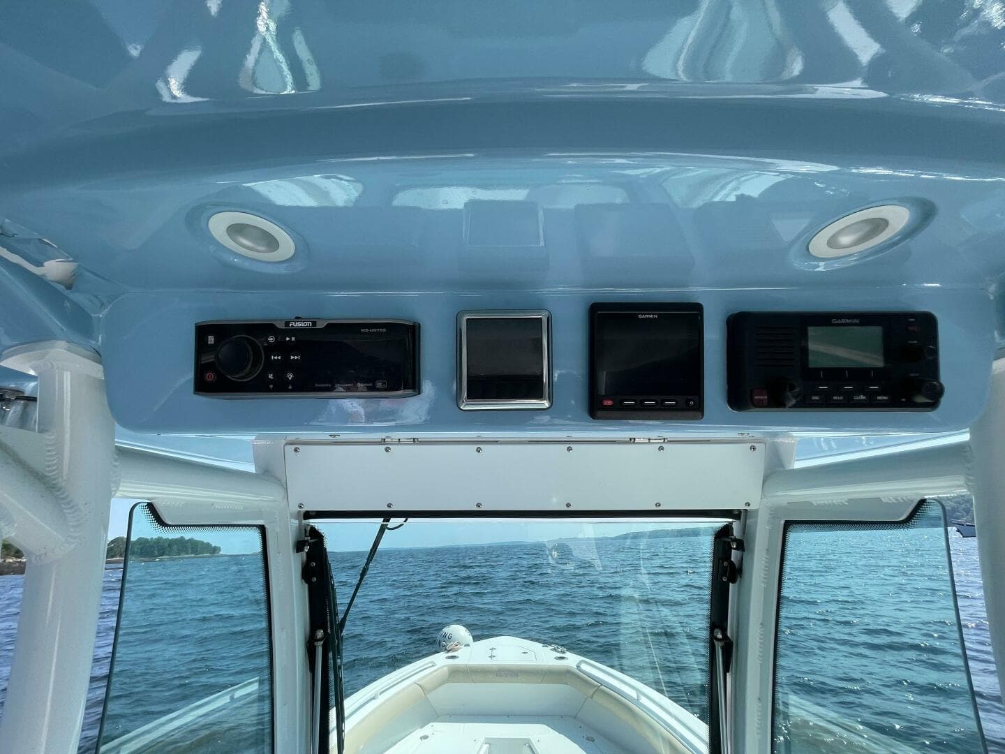 2019 Everglades 273 CC — photo 15