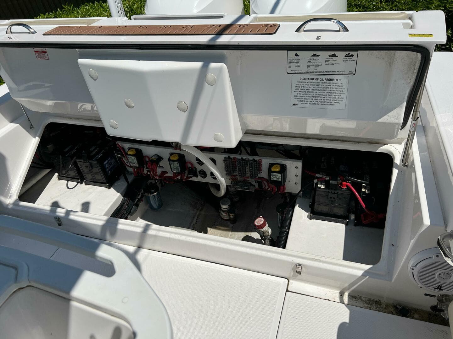 2019 Everglades 273 CC — photo 10