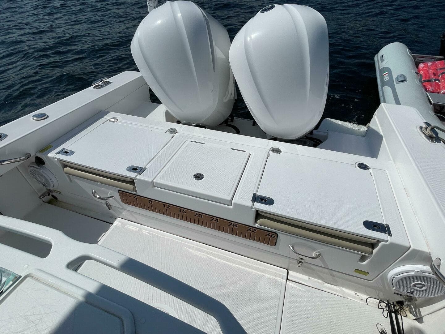 2019 Everglades 273 CC — photo 8