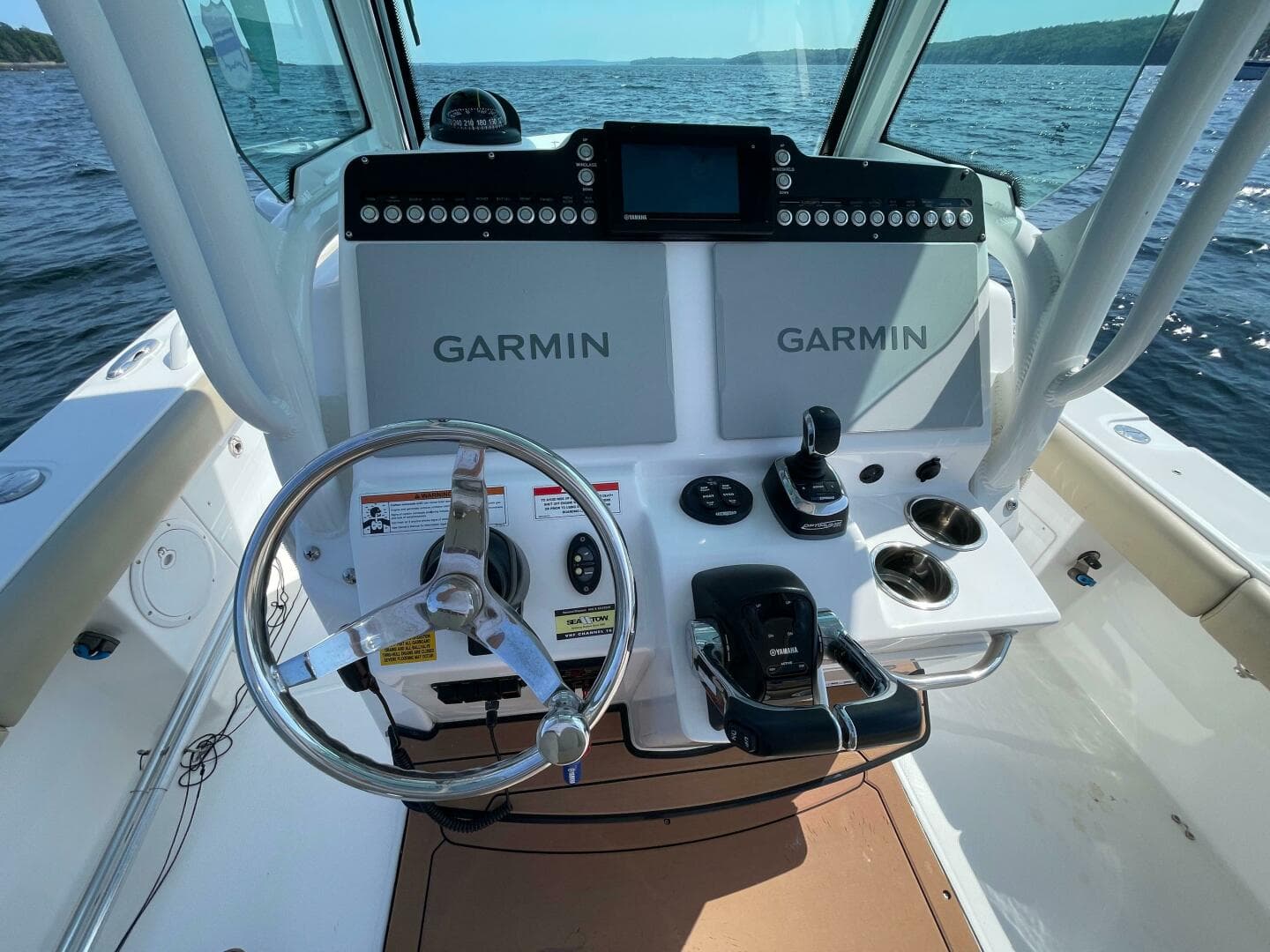 2019 Everglades 273 CC — photo 12