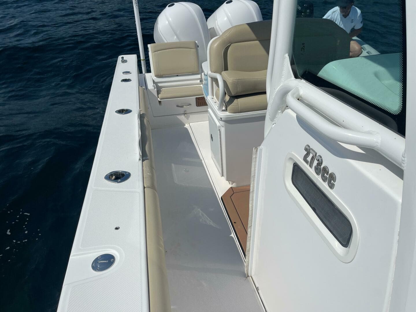 2019 Everglades 273 CC — photo 19