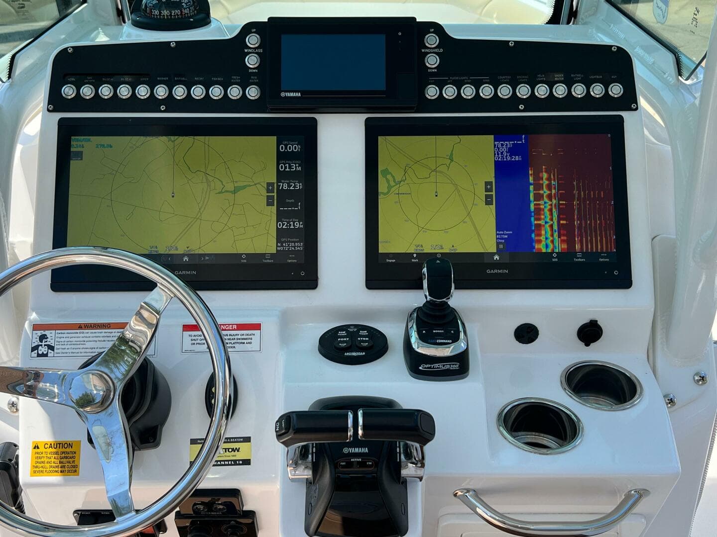 2019 Everglades 273 CC — photo 14