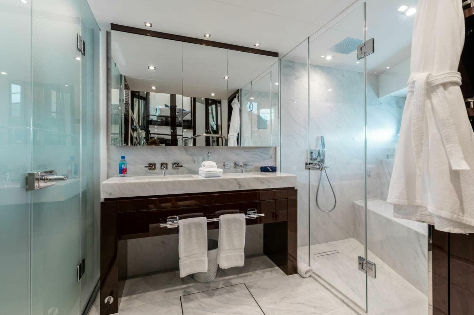 2018 Sunseeker 95 Yacht — photo 32