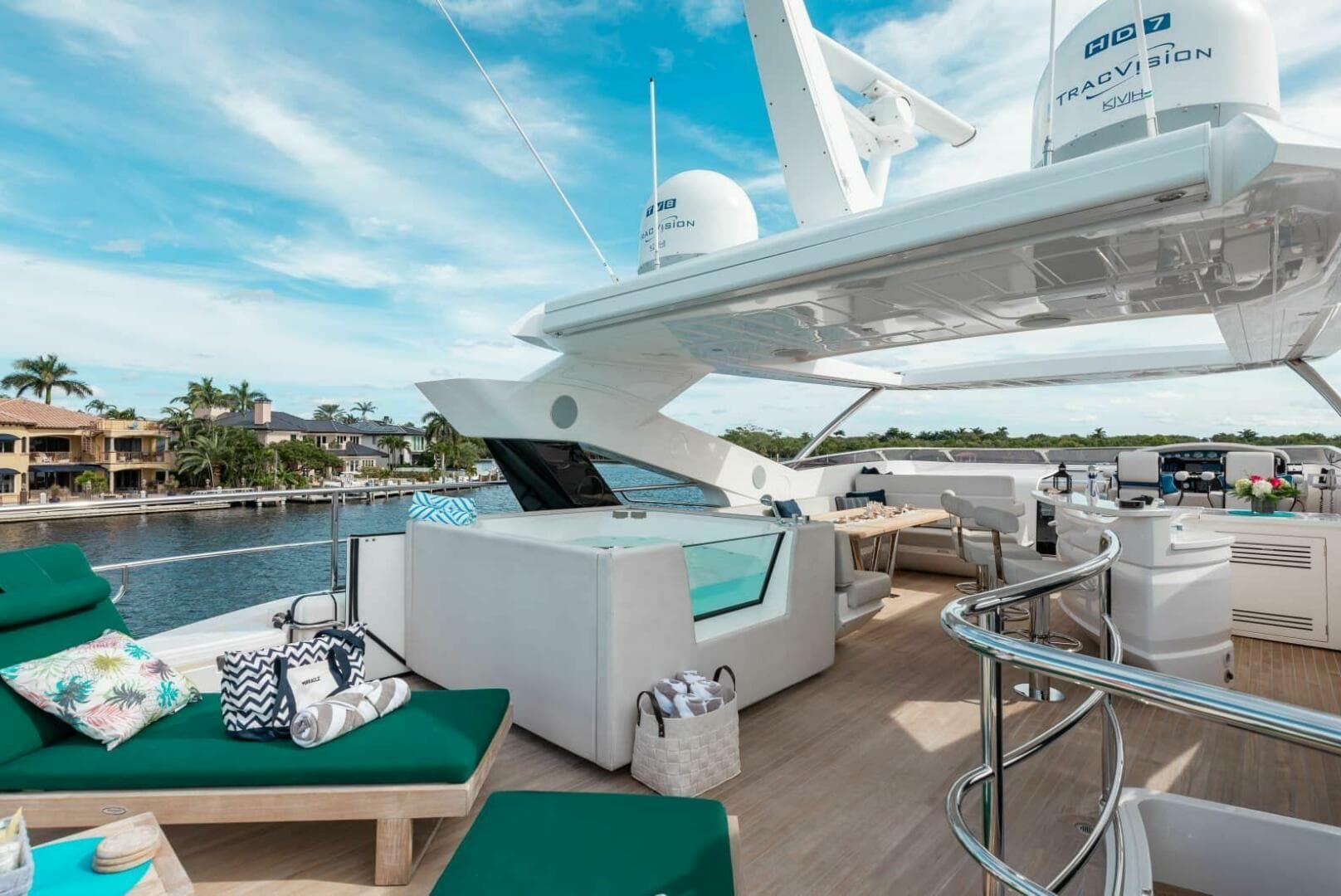 2018 Sunseeker 95 Yacht — photo 19