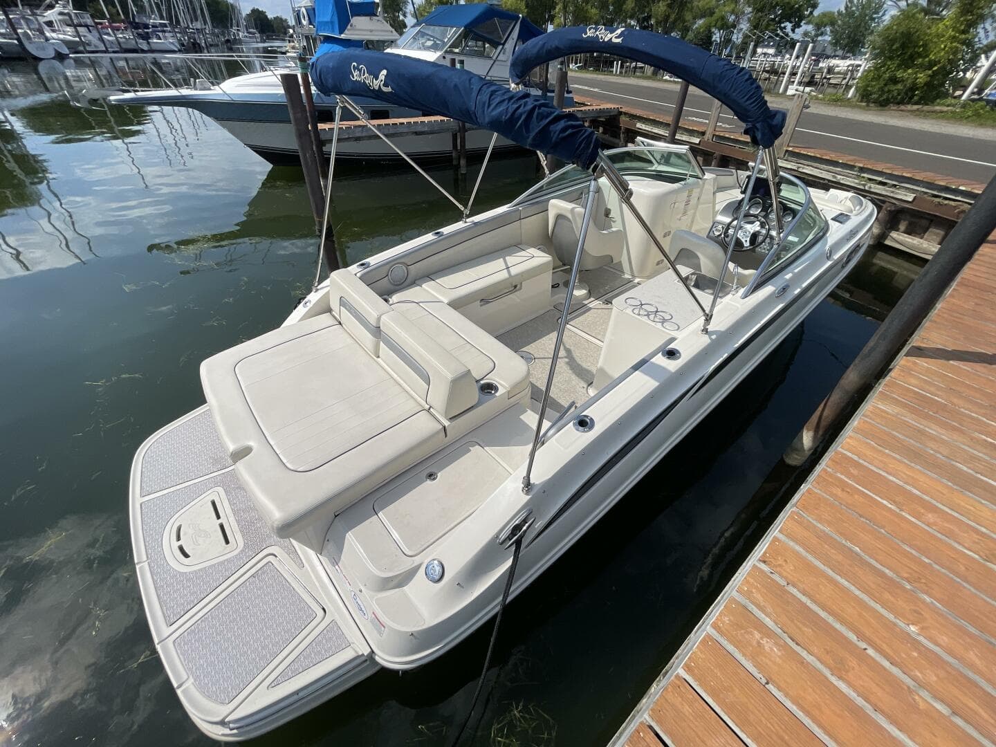 2010 Sea Ray 280 Sun Deck — photo 19