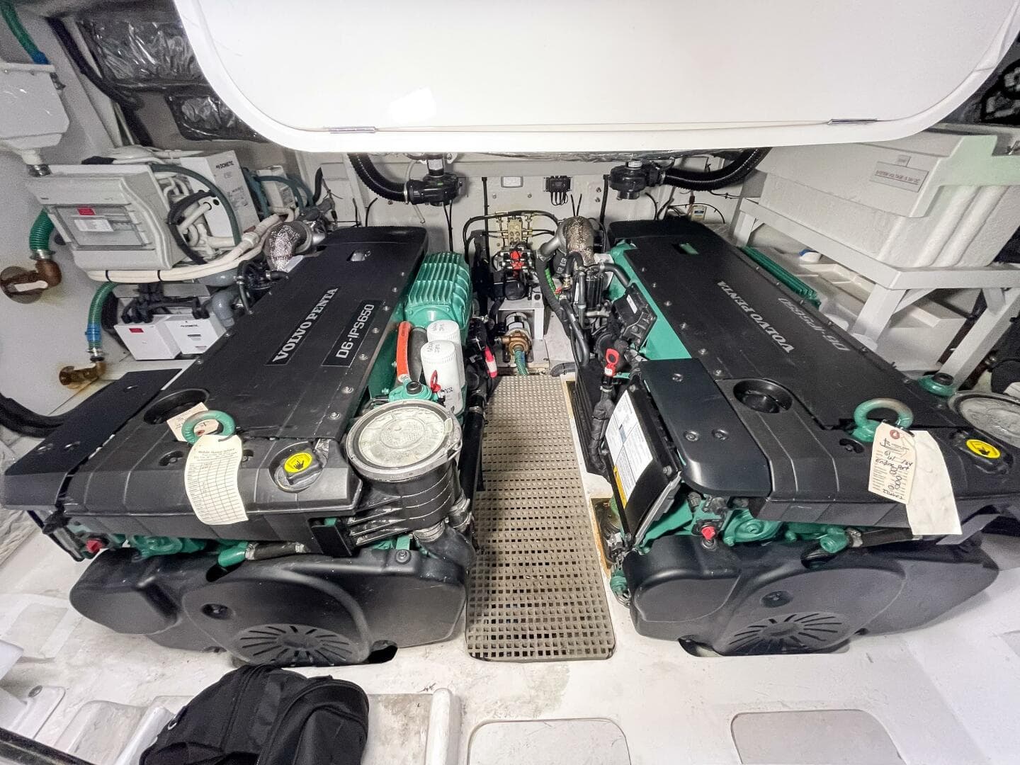 2022 Princess V50 — photo 33